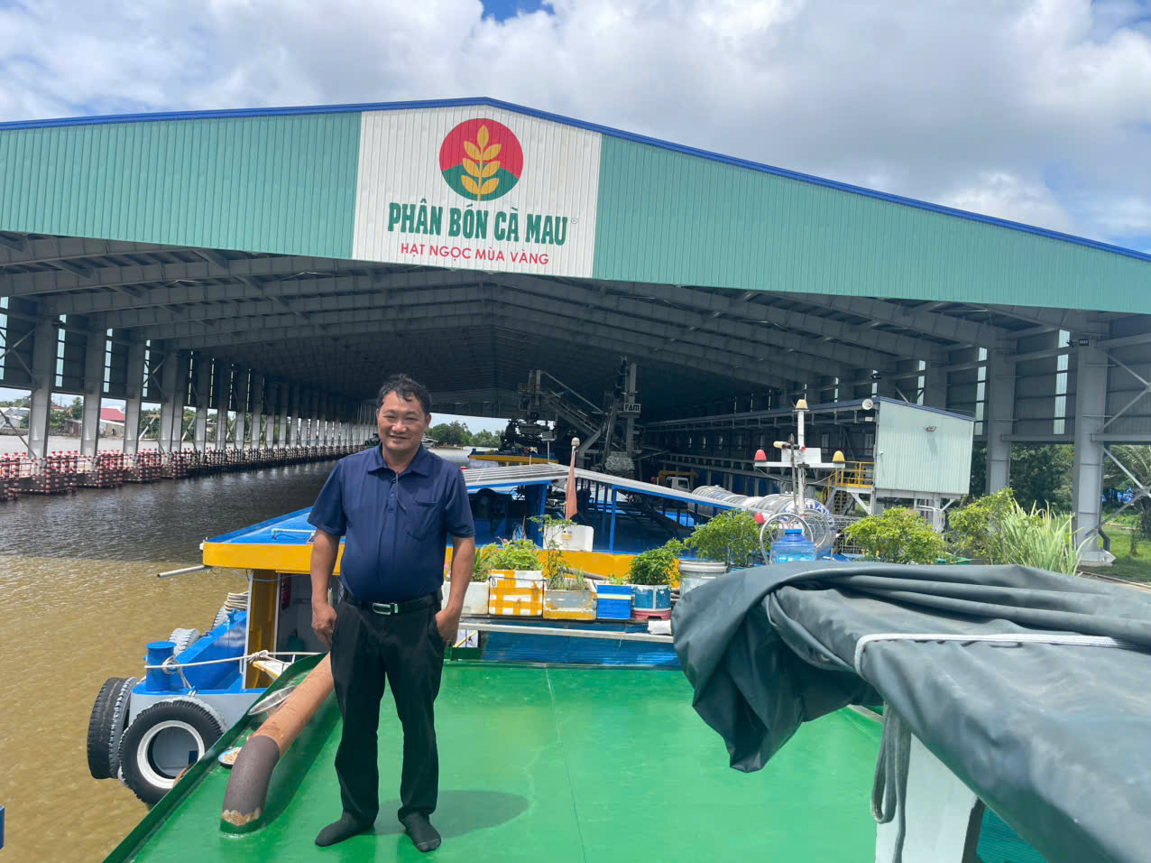 CEO Đỗ Hoàng Tùng tại cảng Đạm Cà Mau